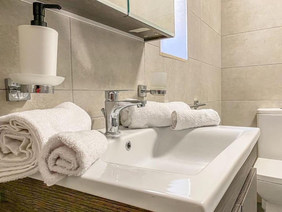 Lovely 1- Bedroom Apartment In Floriana エクステリア 写真
